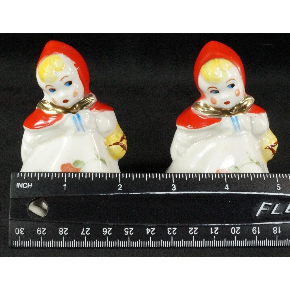 Vtg Hull Pottery Little Red Riding Hood Salt & Pepper Shakers 3.24